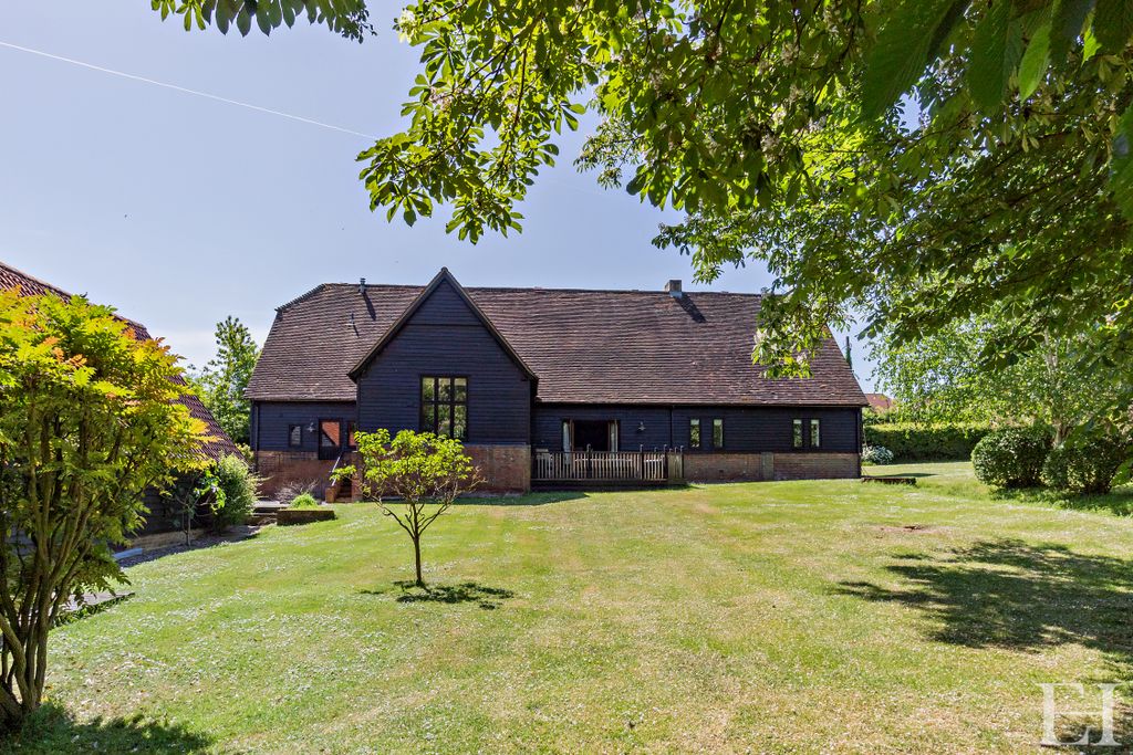 Property photo 1 of 45 8645646-Exteriorwm30-800