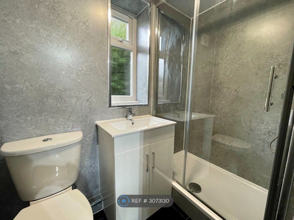 Property photo 1 of 2