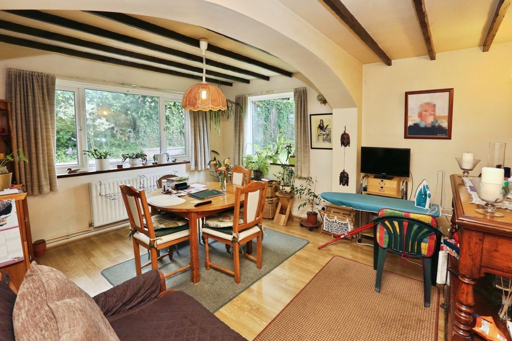 Property photo 2 of 11 Photo
