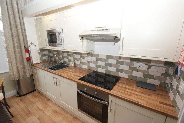 Property photo 2 of 5 9 Cambridge F3 (5).J