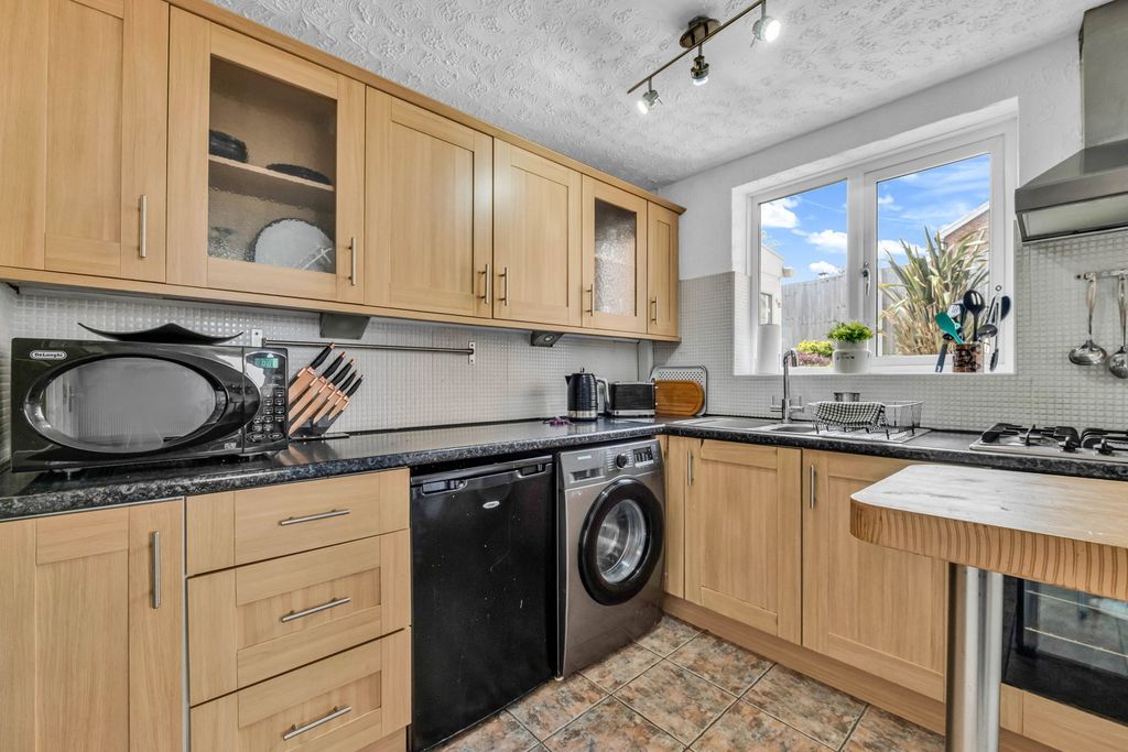 Property photo 3 of 21