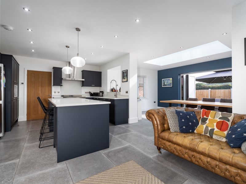 Property photo 3 of 28 Photo 4