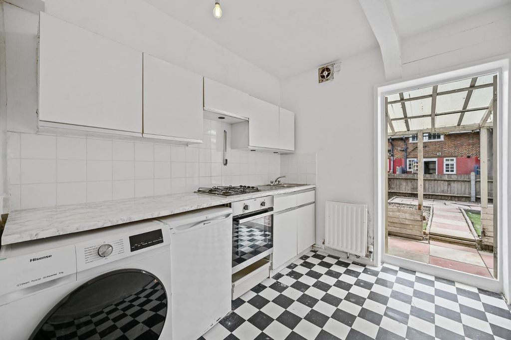 Property photo 3 of 11 Rcrea- 79 Mellitus- Kitchen 3 (1) (1).Jpg