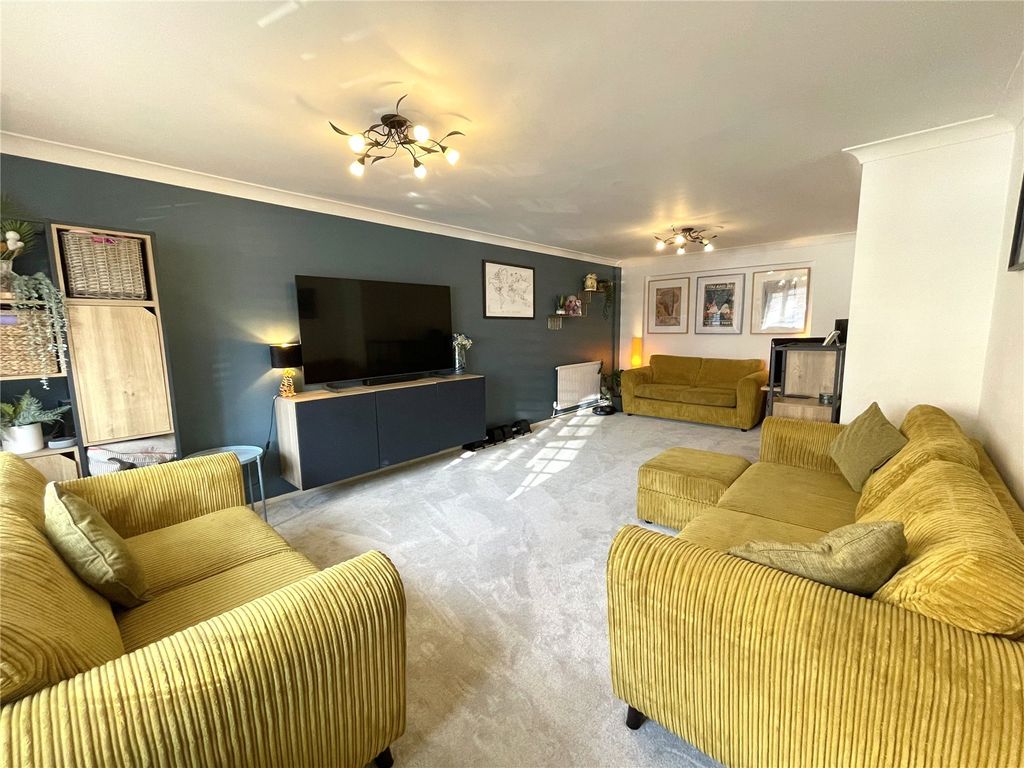 Property photo 2 of 17 Picture No. 29