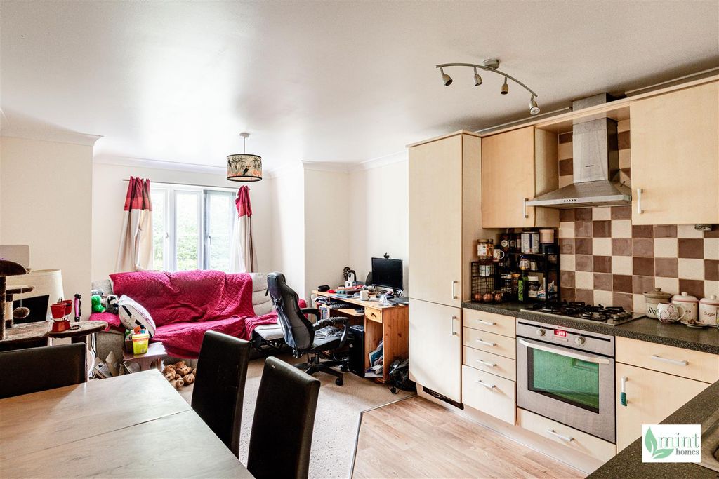 Property photo 3 of 11 Holmefield Place - Watermark-4.Jpg