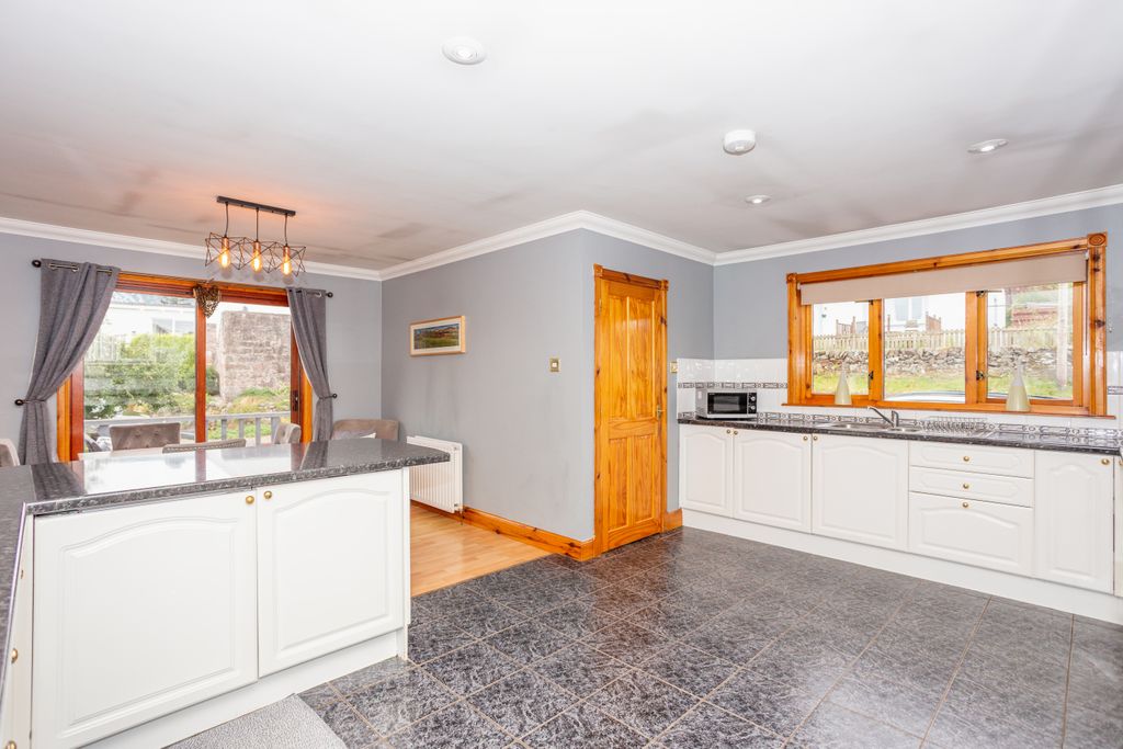 Property photo 3 of 44 Kitchen/Diner