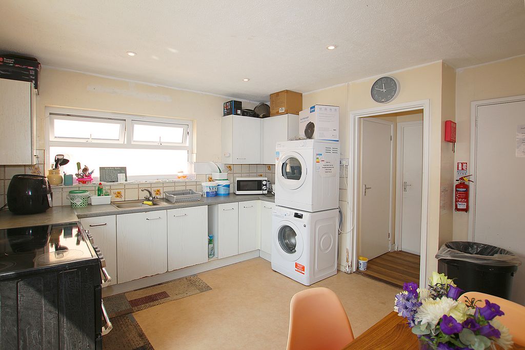 Property photo 2 of 16 Photo 1