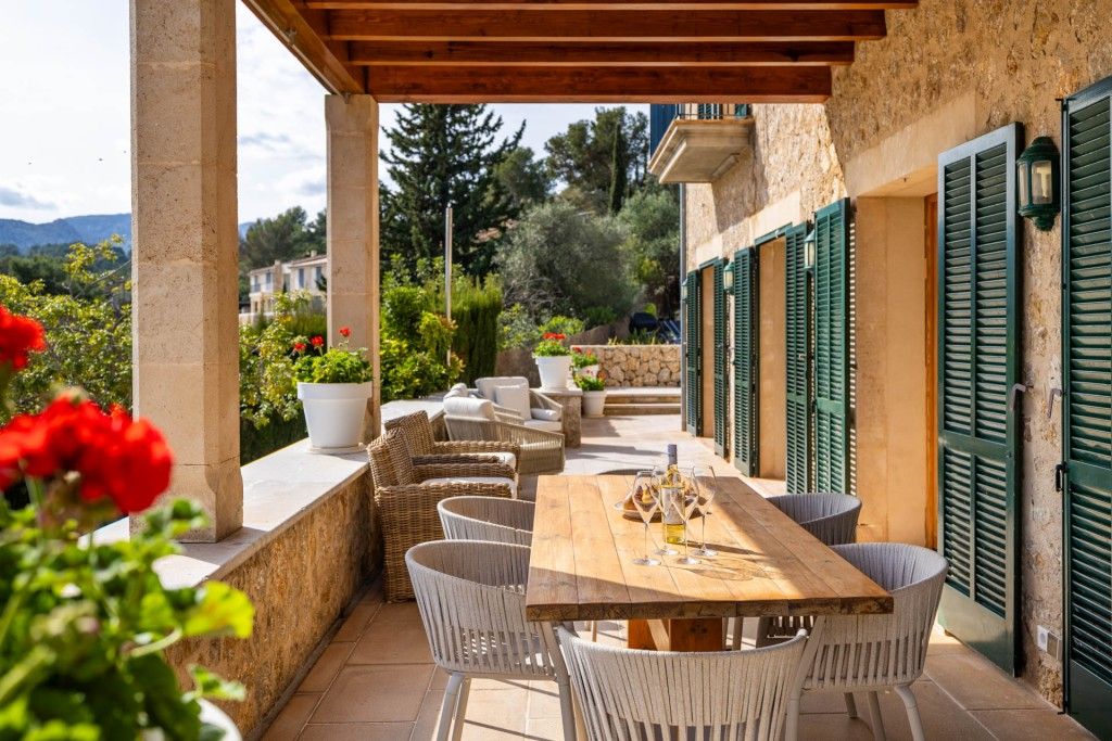 Property photo 2 of 20 Covered Terrace (2)