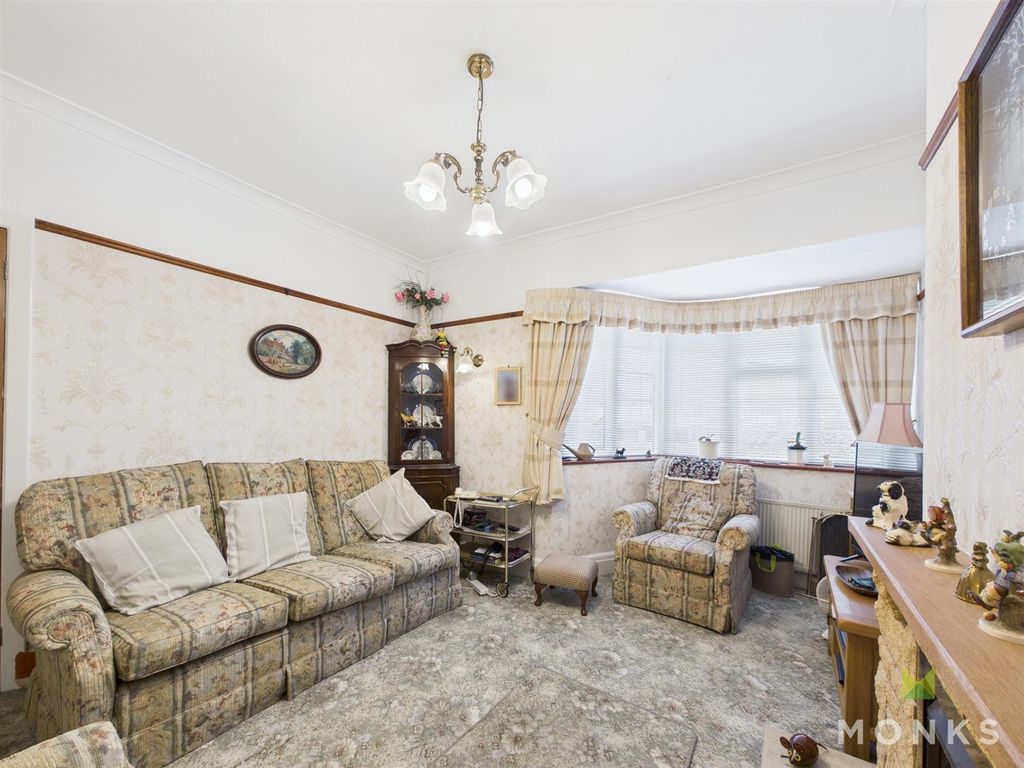 Property photo 2 of 17 Cam01348G0-Pr0763-Still005.Jpg