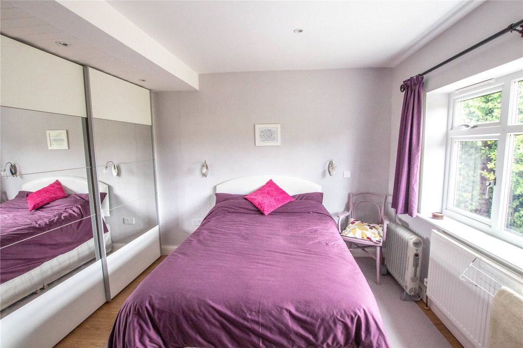 Property photo 3 of 21 Master Bedroom