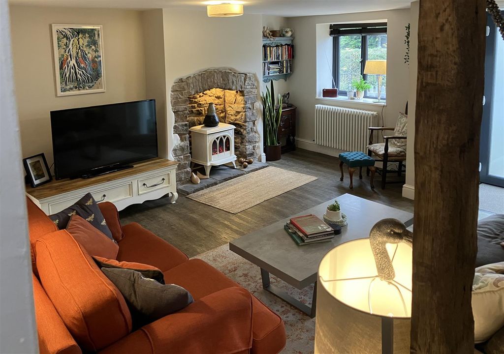 Property photo 2 of 16