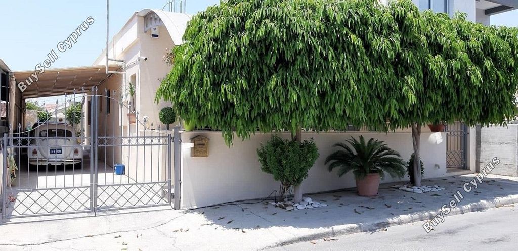 Property photo 3 of 18