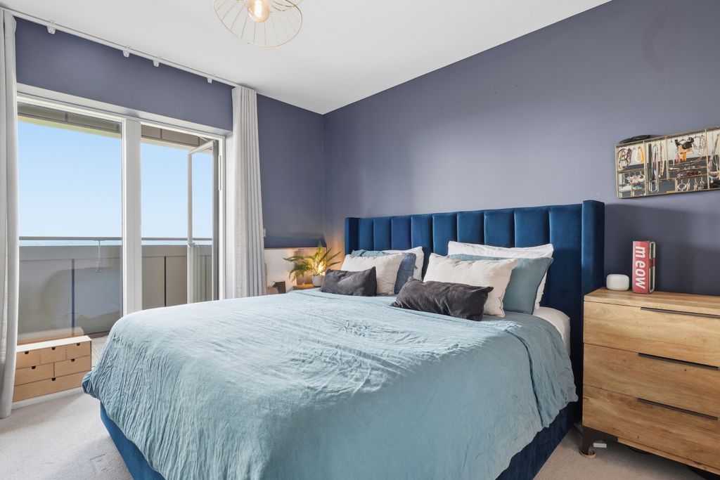 Property photo 2 of 13 12