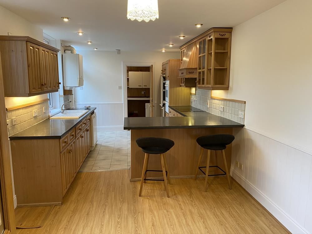 Property photo 2 of 9 280Br 2 − Copy