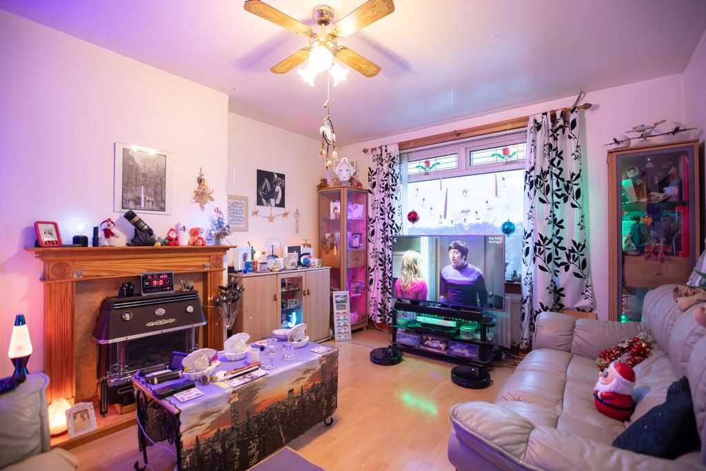 Property photo 2 of 25