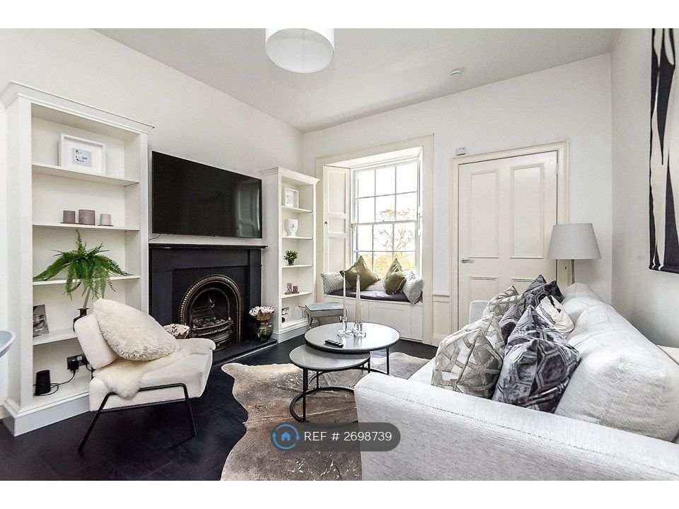 Property photo 1 of 30 Living Room