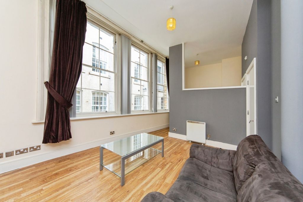 Property photo 3 of 17 Pbox-Img.Jpg