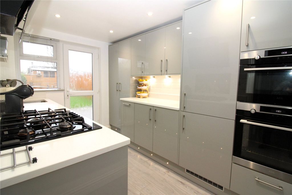 Property photo 2 of 16 Picture No. 08