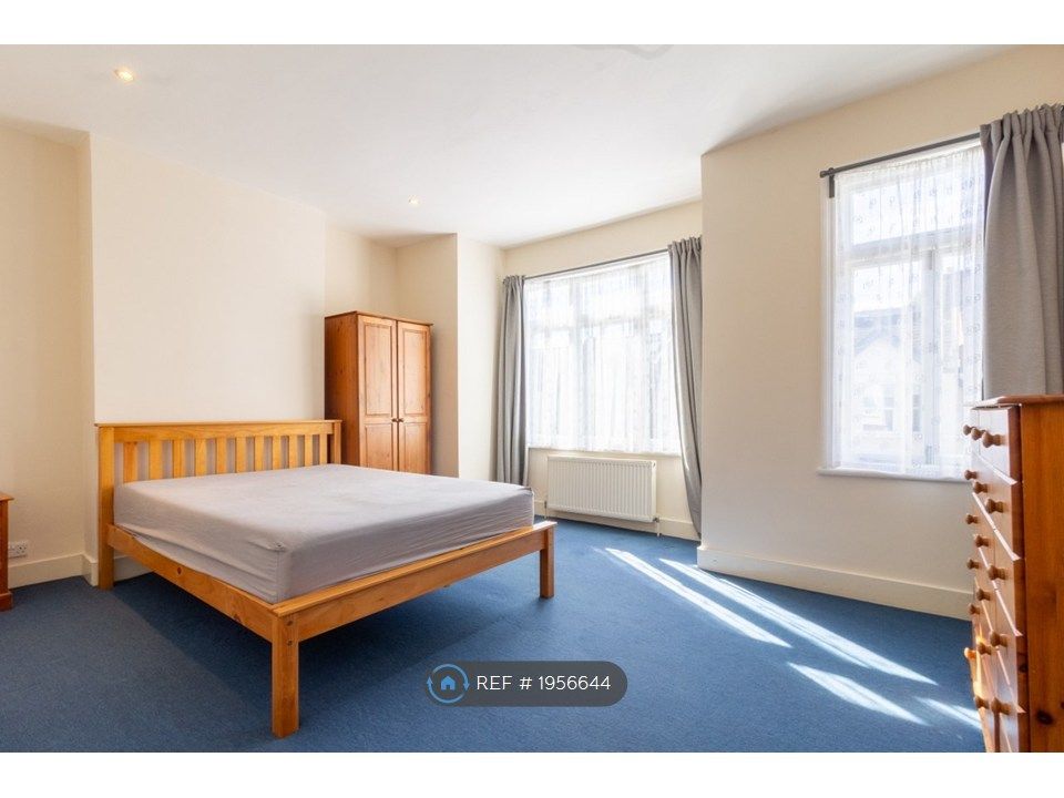 Property photo 1 of 13 Bedroom 1
