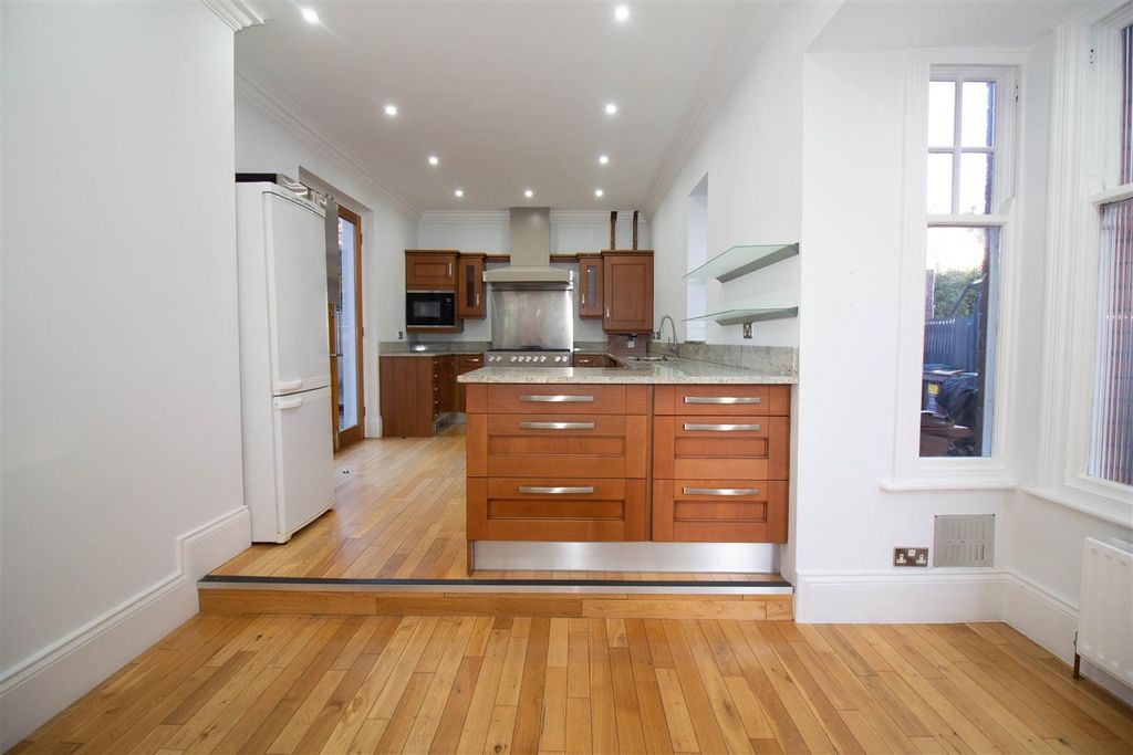 Property photo 3 of 16 Kitchen