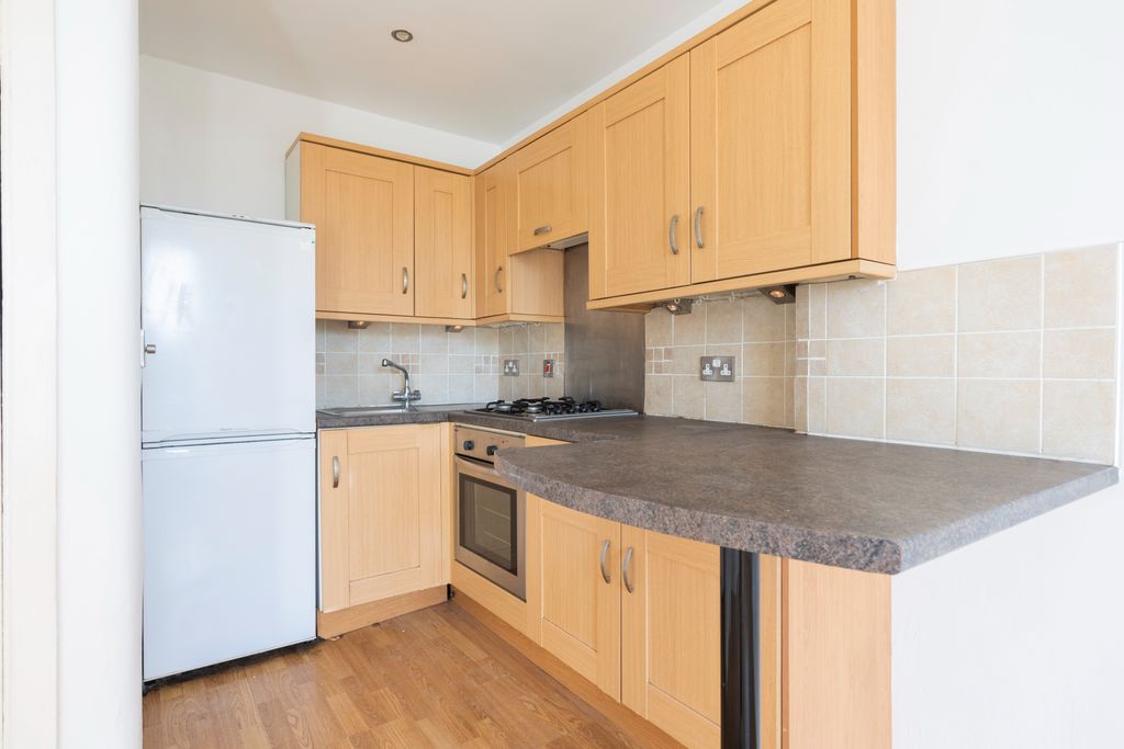 Property photo 3 of 20