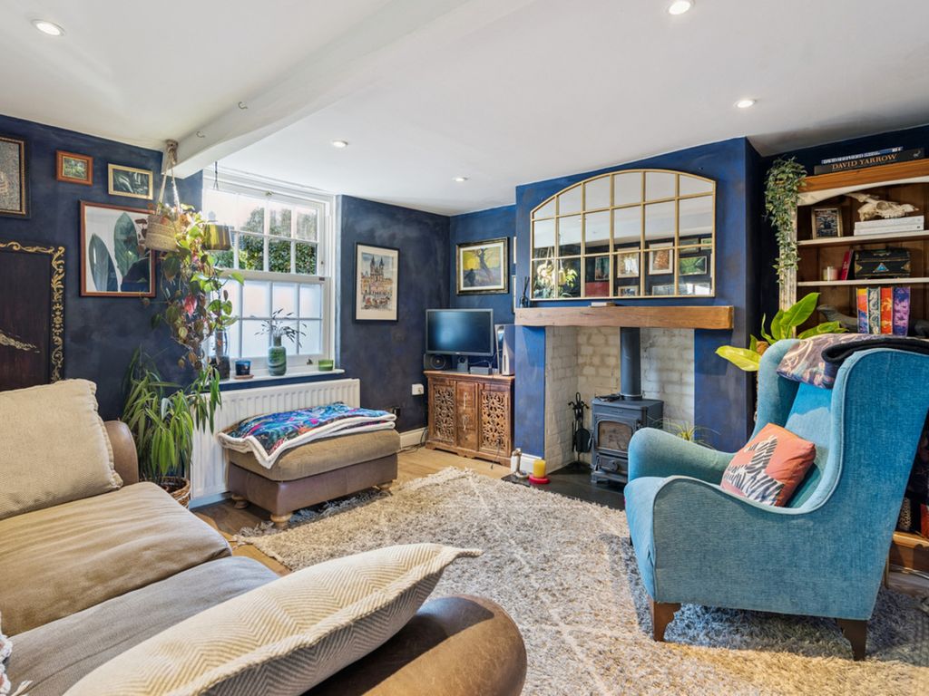 Property photo 2 of 19