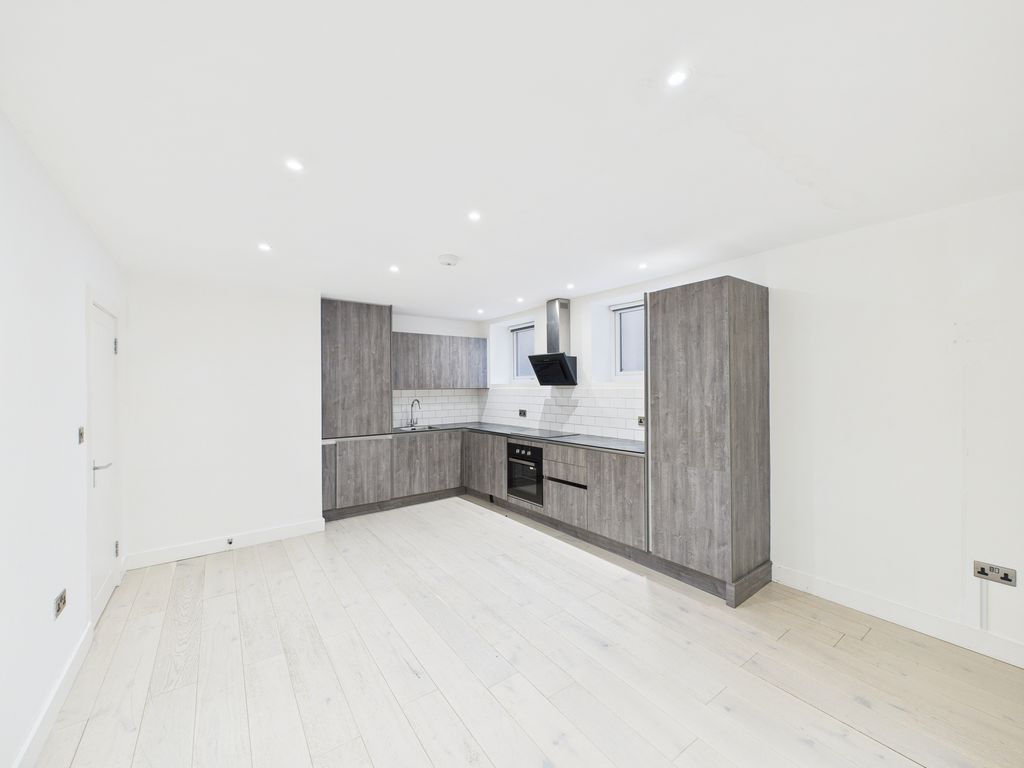 Property photo 2 of 4 Cam03519G0-Pr0417-Still004