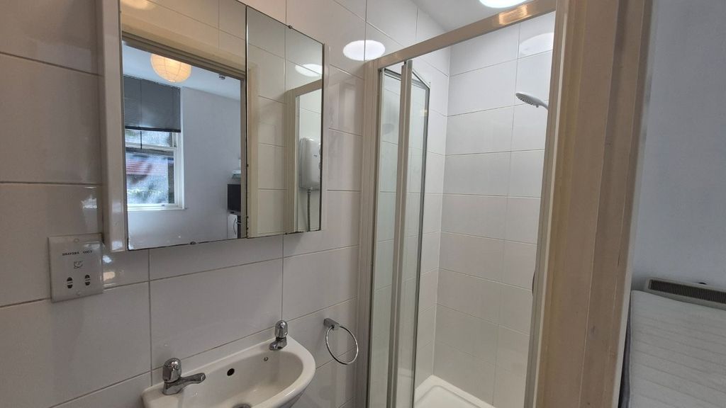 Property photo 3 of 4 Bathroom