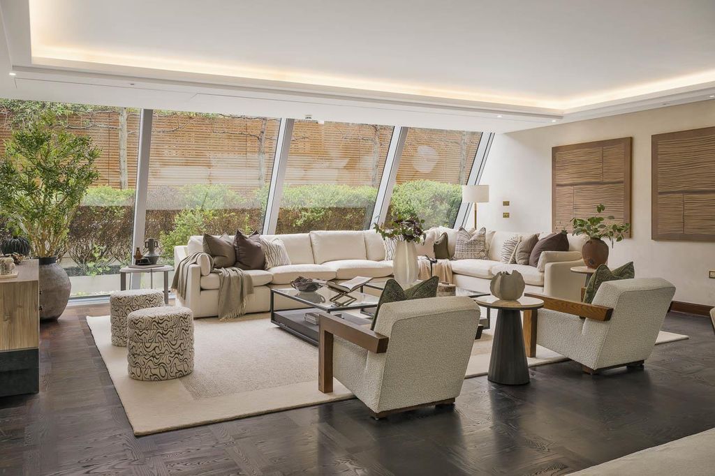 Property photo 1 of 16 Living Room