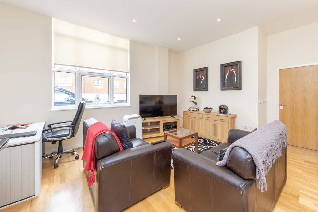 Property photo 2 of 7
