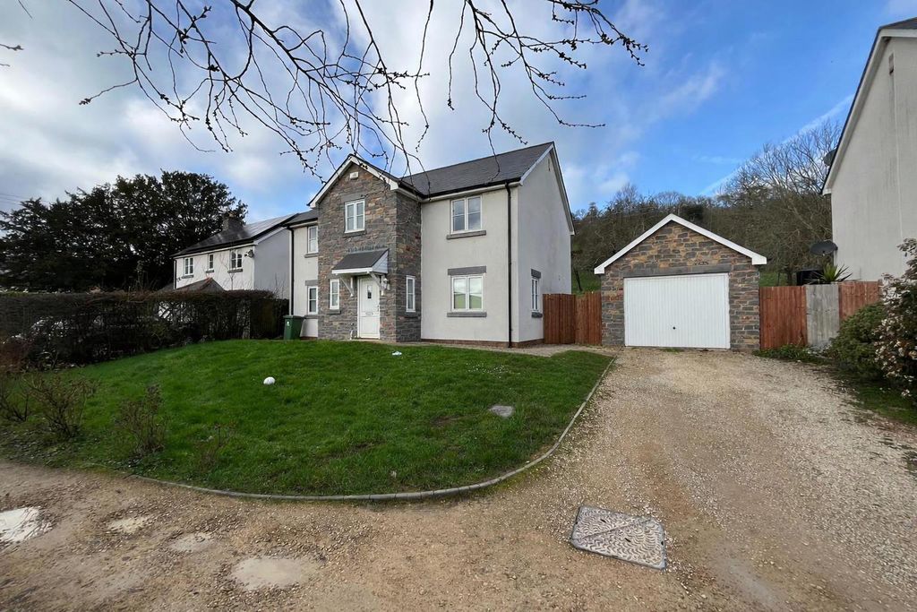 Property photo 1 of 13 2 Tyndale Rise Front Shot.Jpeg