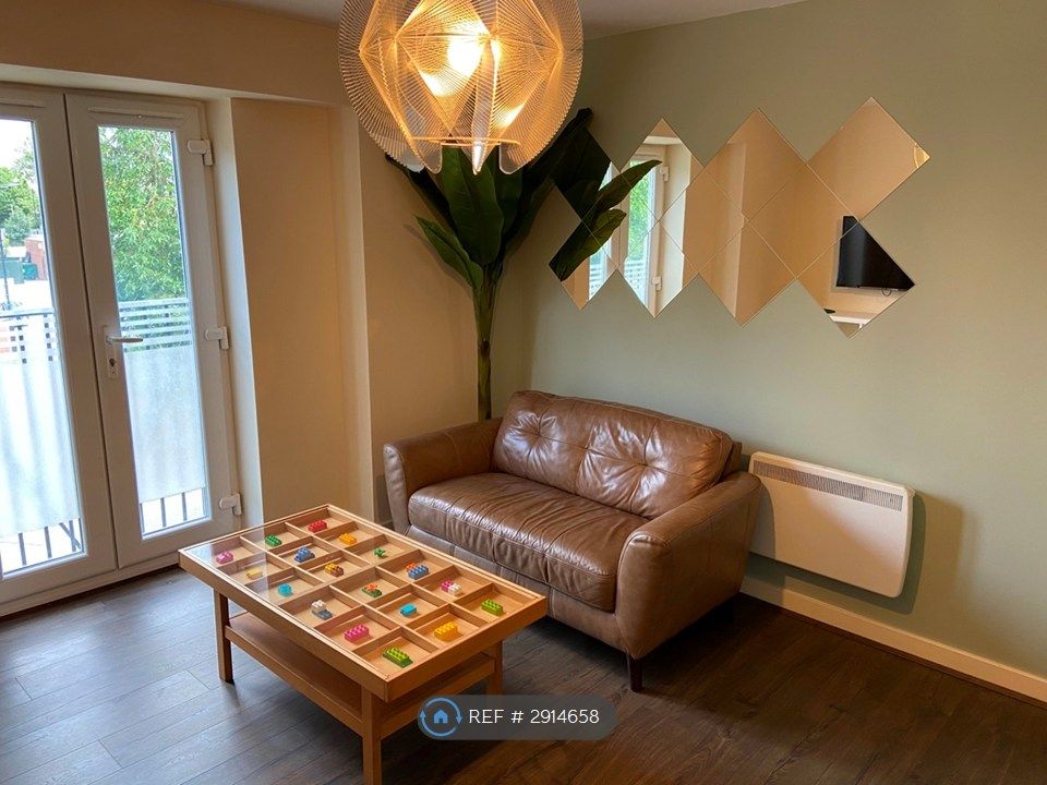 Property photo 3 of 14 Living Room Photo 3