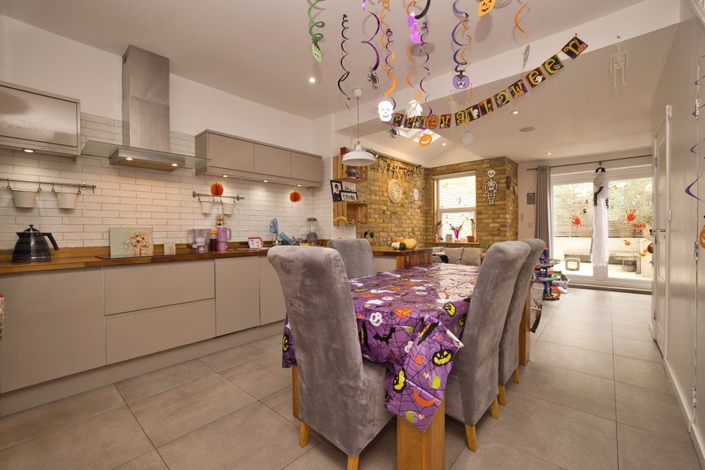 Property photo 2 of 14 Picture 2