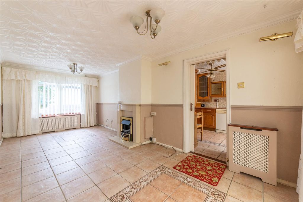 Property photo 2 of 21 13 Blenheim Road-12.Jpg