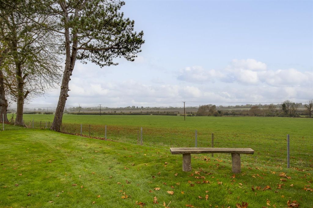 Additional image 42 of 6 bed detached house for saleThe Ride, Totternhoe, Bedfordshire LU6