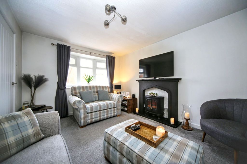 Property photo 2 of 23