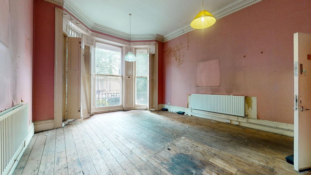 Property photo 2 of 12 Flat 4, 35 Pembridge Square, Notting Hill, London, W2 4Dt