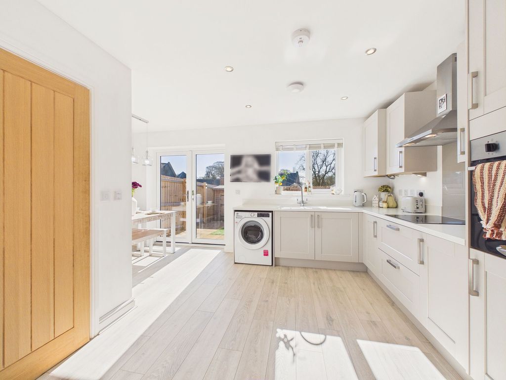 Property photo 3 of 13 Dining Kitchen