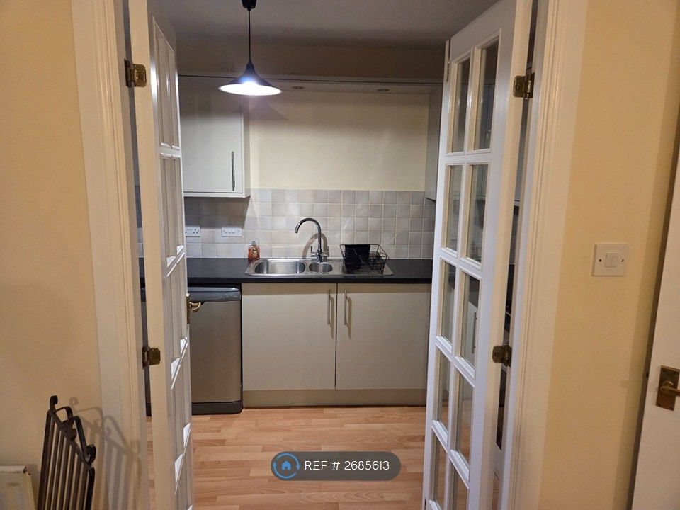 Property photo 2 of 28