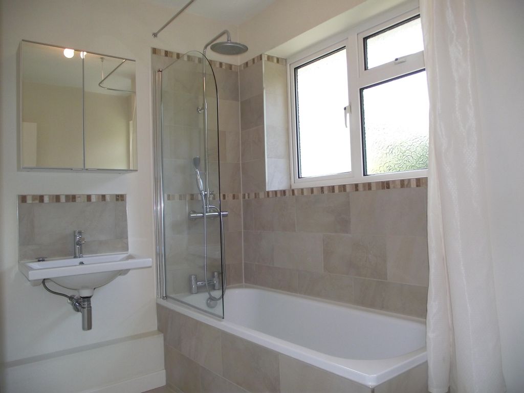 Property photo 3 of 8 Bathroom