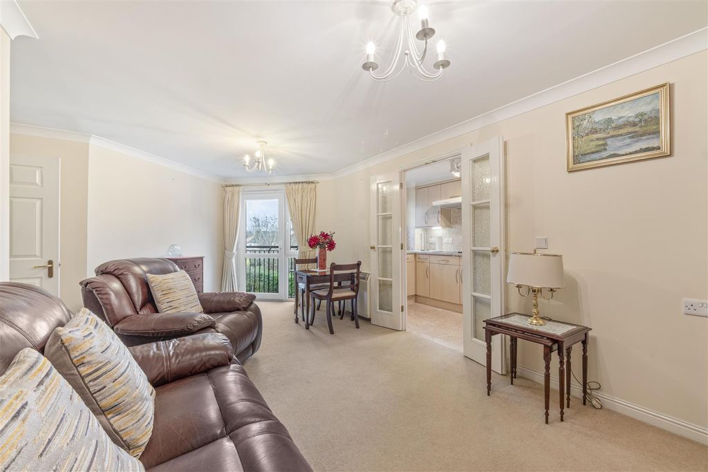 Property photo 2 of 14 Calverley Court 33-010.Jpg