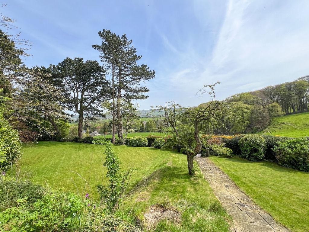 Property photo 2 of 67