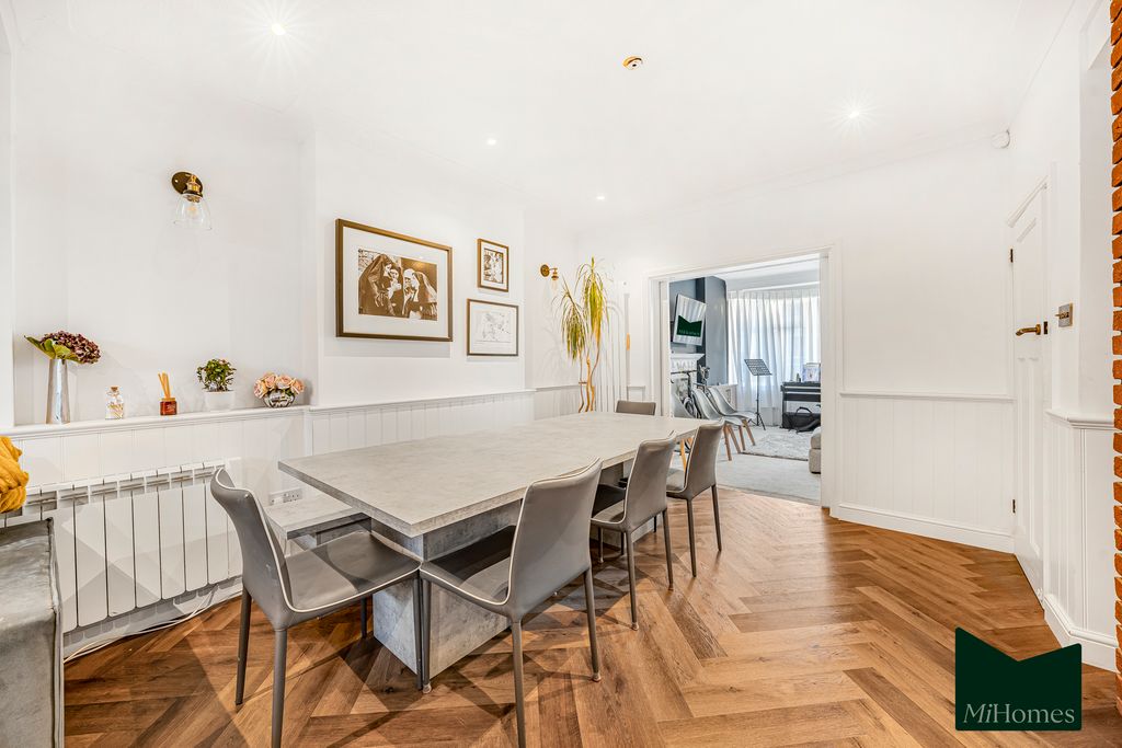 Property photo 1 of 30