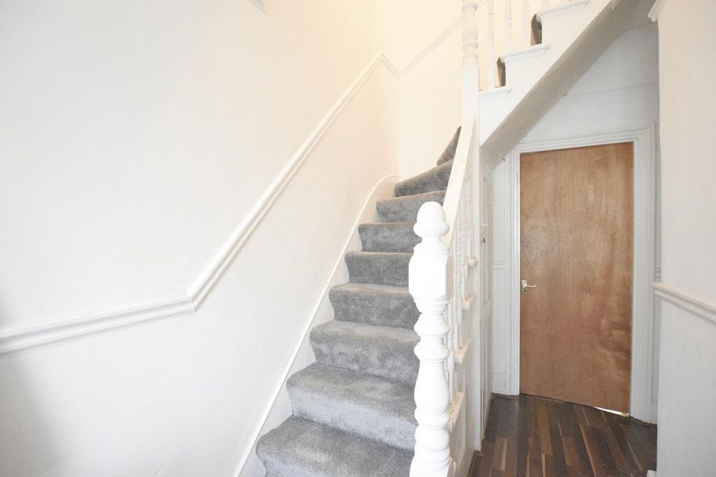 Property photo 2 of 3