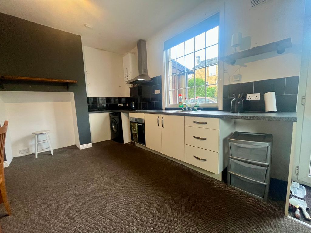 Property photo 2 of 10 View