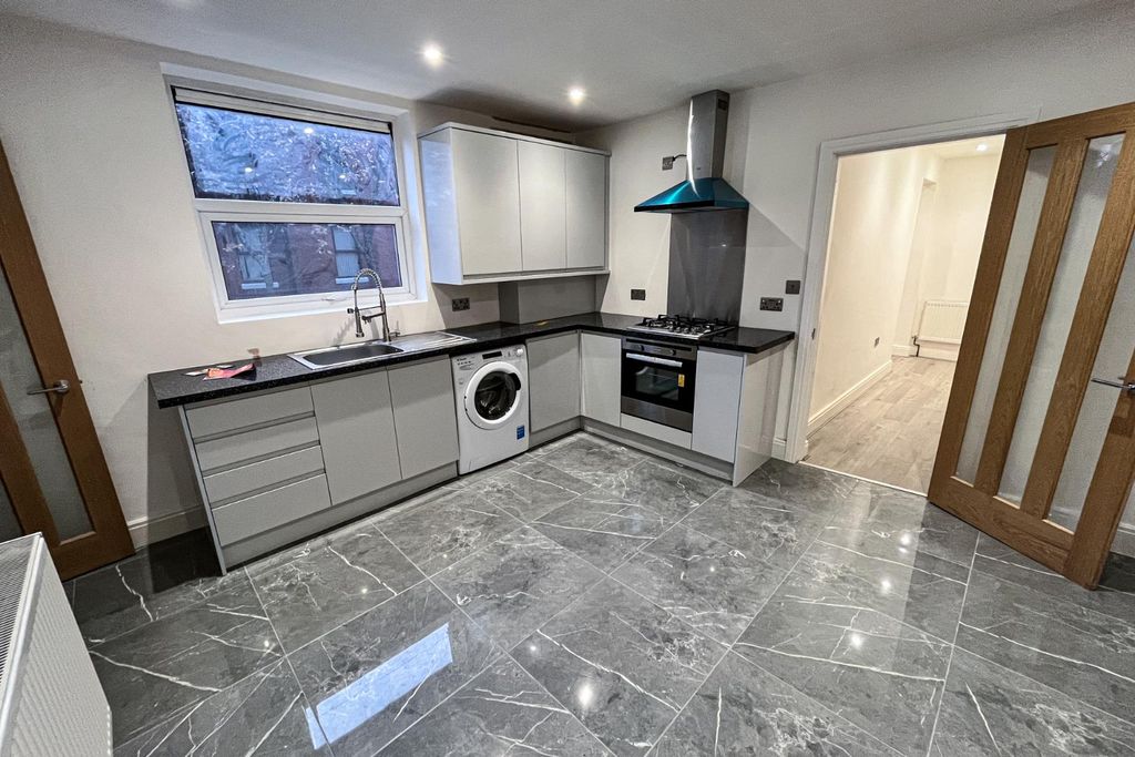 Property photo 2 of 5 Kitchen