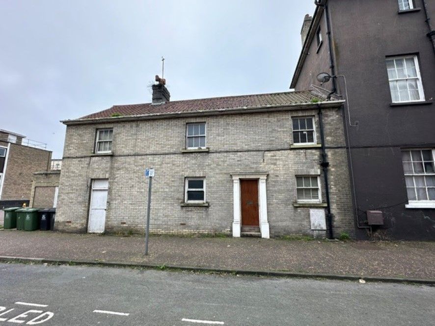 Property photo 1 of 13