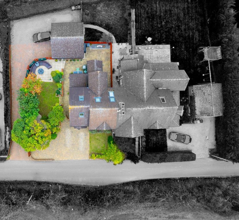 Property photo 2 of 23 4557133