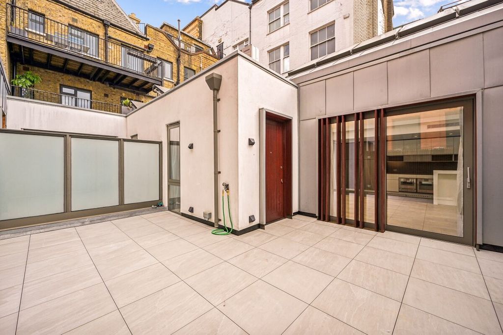 Property photo 3 of 11 Jll