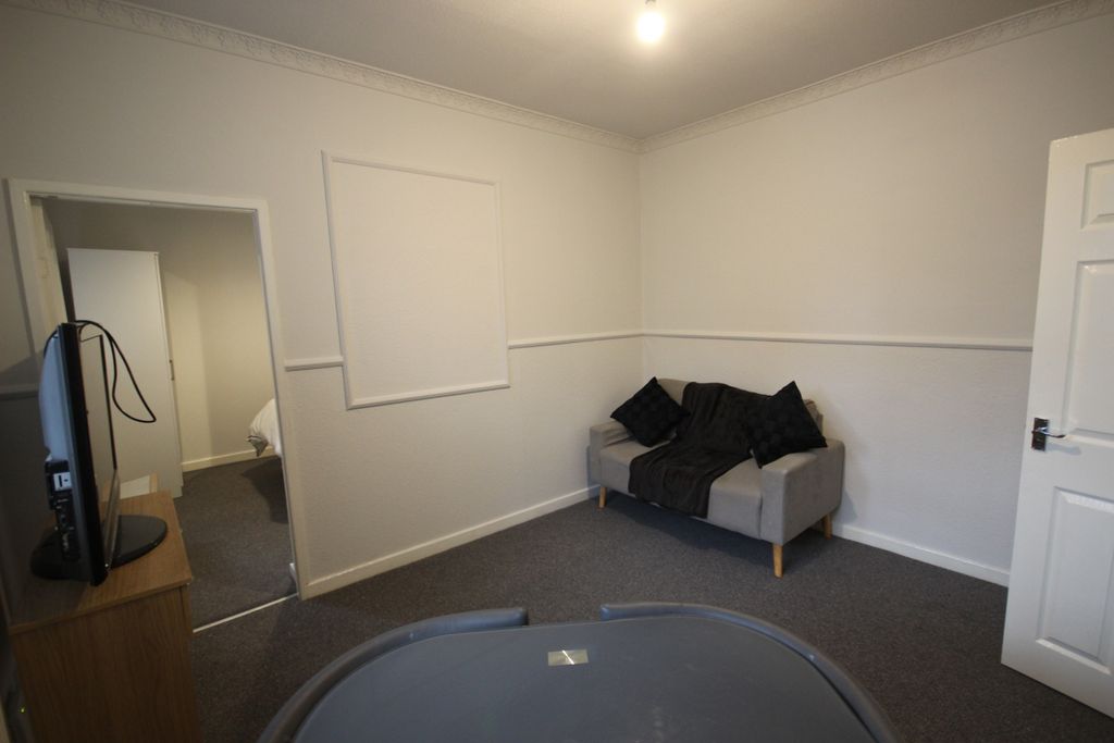 Property photo 3 of 10 Gallery